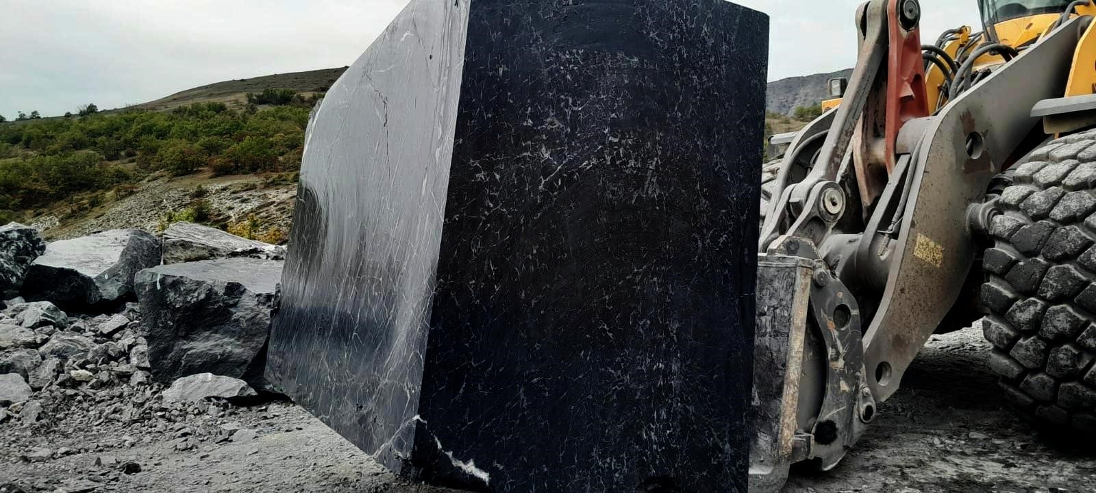 Czarny marmur Macedonia - kopalnia